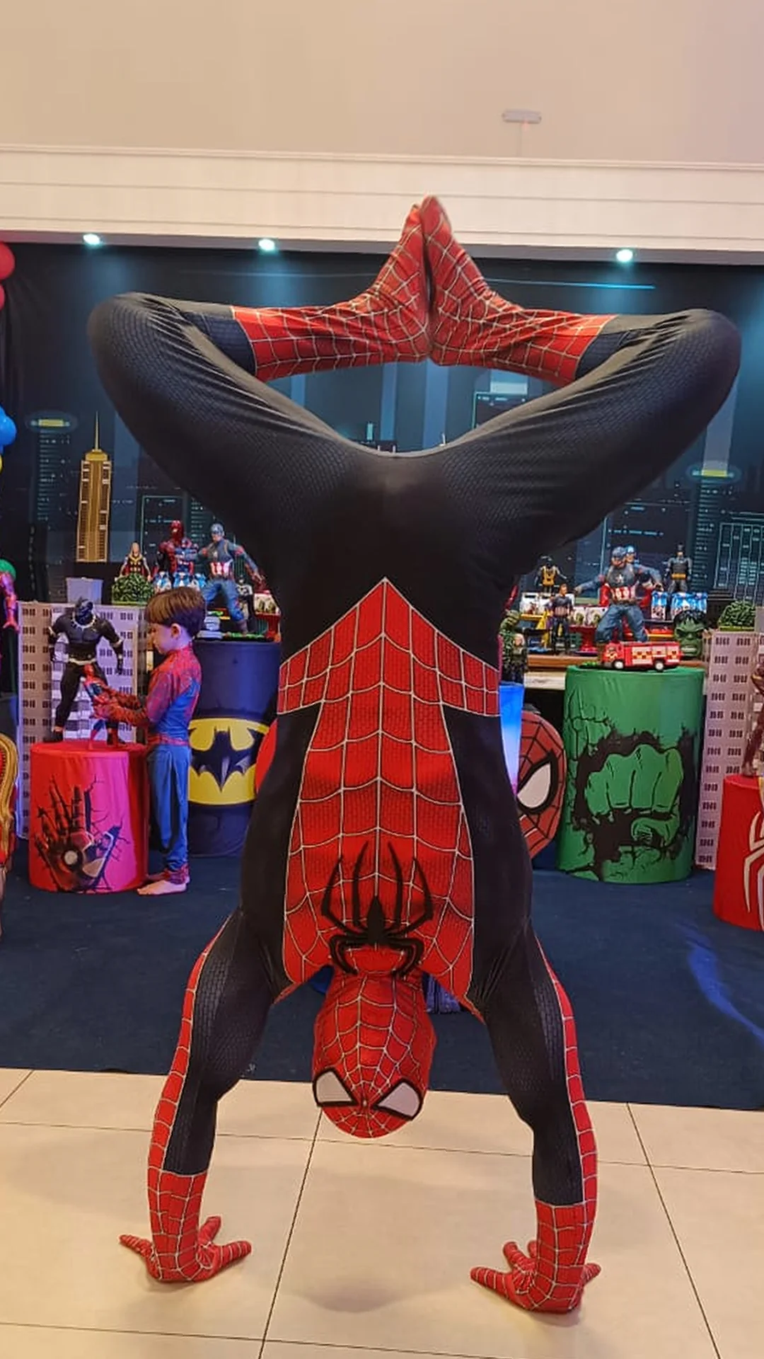 Homem-Aranha em apresentação da Realize