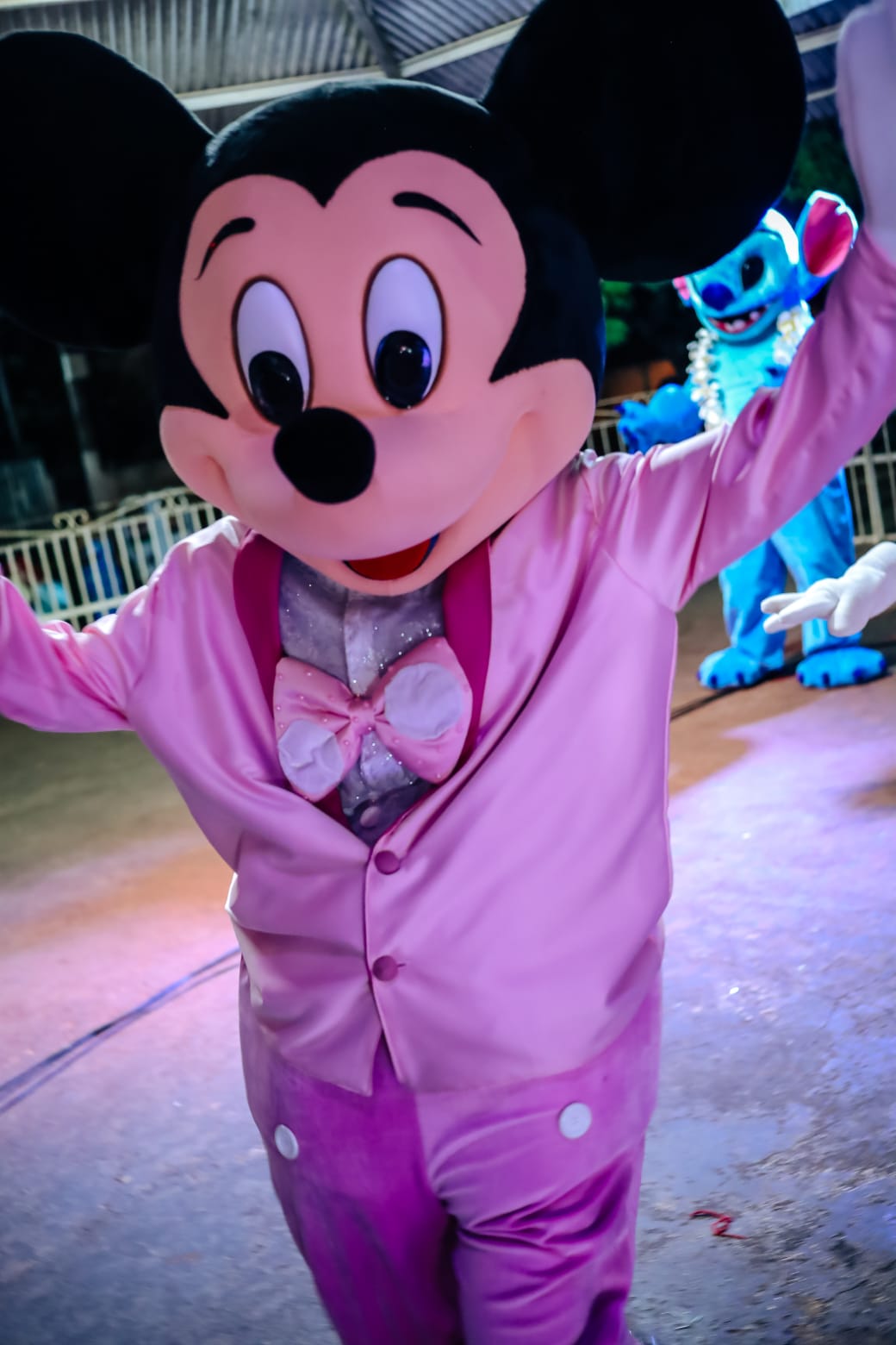 Mickey rosa em animação da Realize