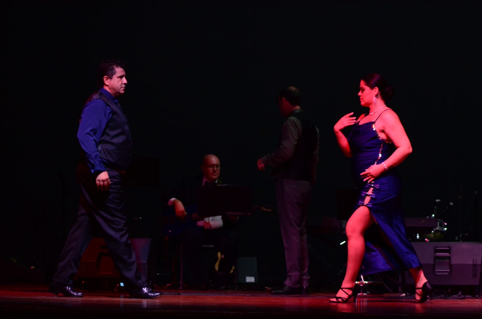 Elenco em apresentação do Show Luna Porteña